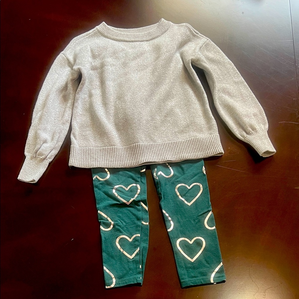 GAP Silver Knit Sweater and matching green pants XS (4-5)